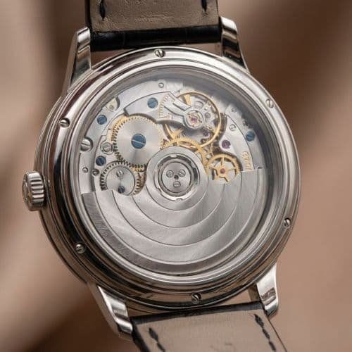 Automatic vs. Quartz: A Simple Guide to Your Watch’s Heart